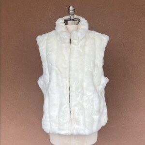 Carte vintage Women's White Faux Fur Vest reversible